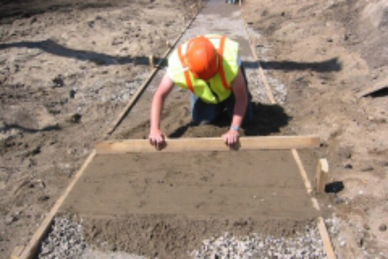 01 retaining wall leveling pad