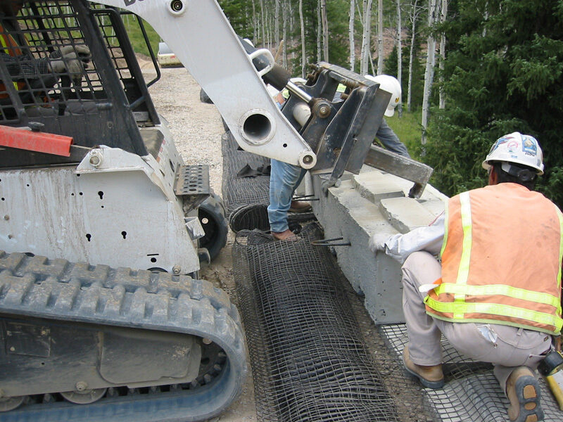 08 retaining wall geogrid installation